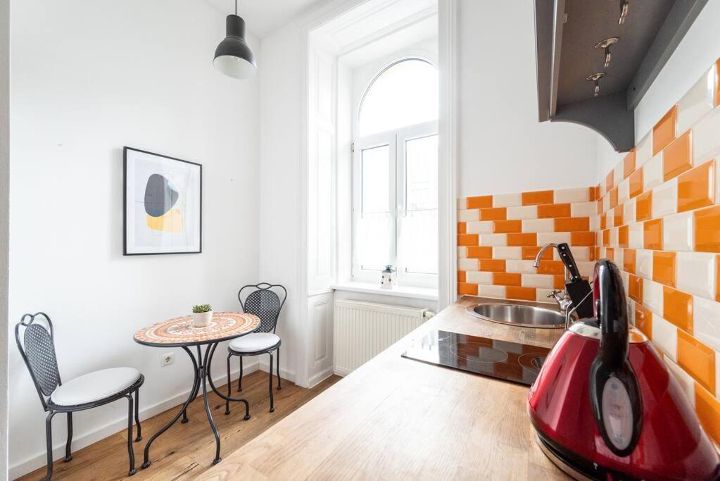 דירות וינה Lite 1Br Near Metro & Center By Hm מראה חיצוני תמונה
